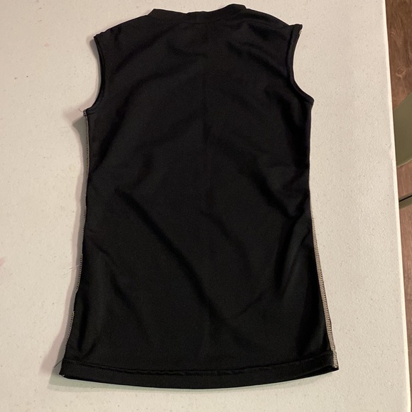 Boys Nike size small sleeveless black shirt - Picture 4 of 5